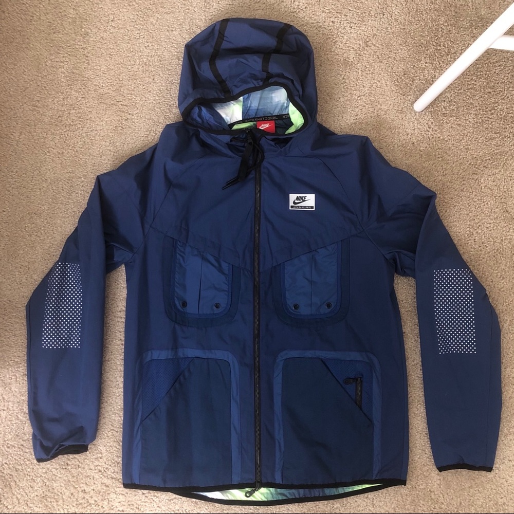 Nike International Hooded Windrunner Jacket